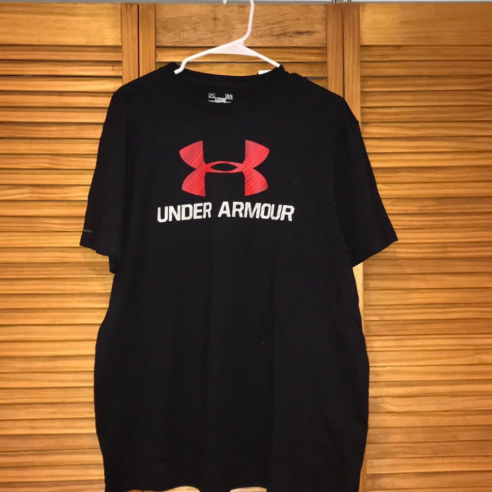Under Armour tee shirt (L)